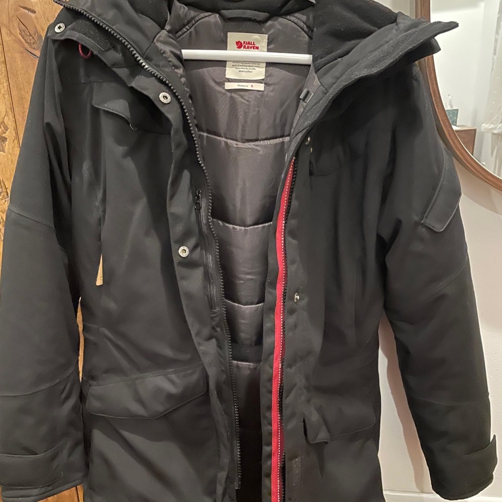 Fjallraven Women's Nuuk Down Parka Small Black